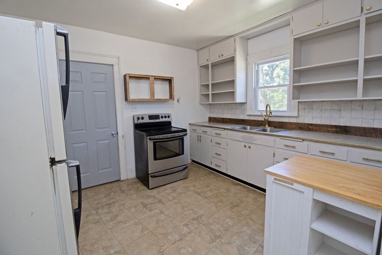 433 5th Ave Ne #2 - Photo 5 of 11