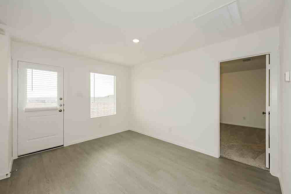 10701 Revolver Ln - Photo 5 of 16