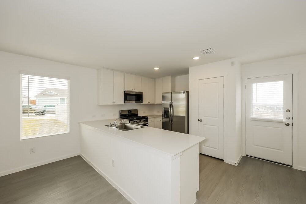 10701 Revolver Ln - Photo 6 of 16