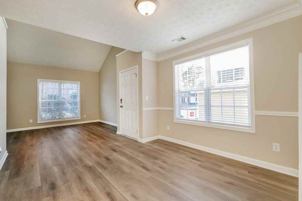 2485 Oakland Spring Dr - Photo 6 of 17