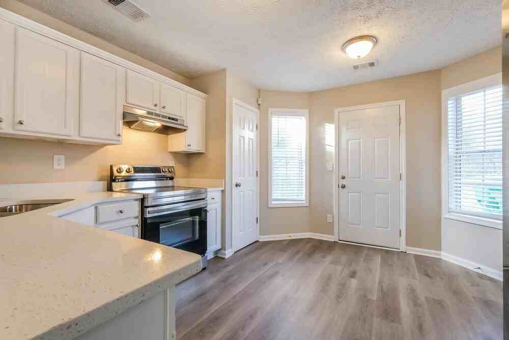 2485 Oakland Spring Dr - Photo 7 of 17