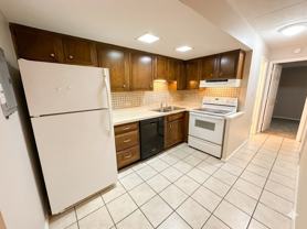 956 S Lincoln St - Photo 1 of 1