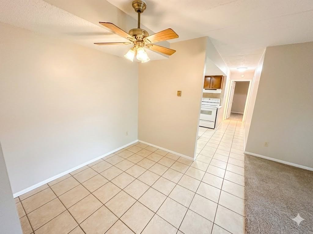 956 S Lincoln St #956-1-2 - Photo 2 of 11