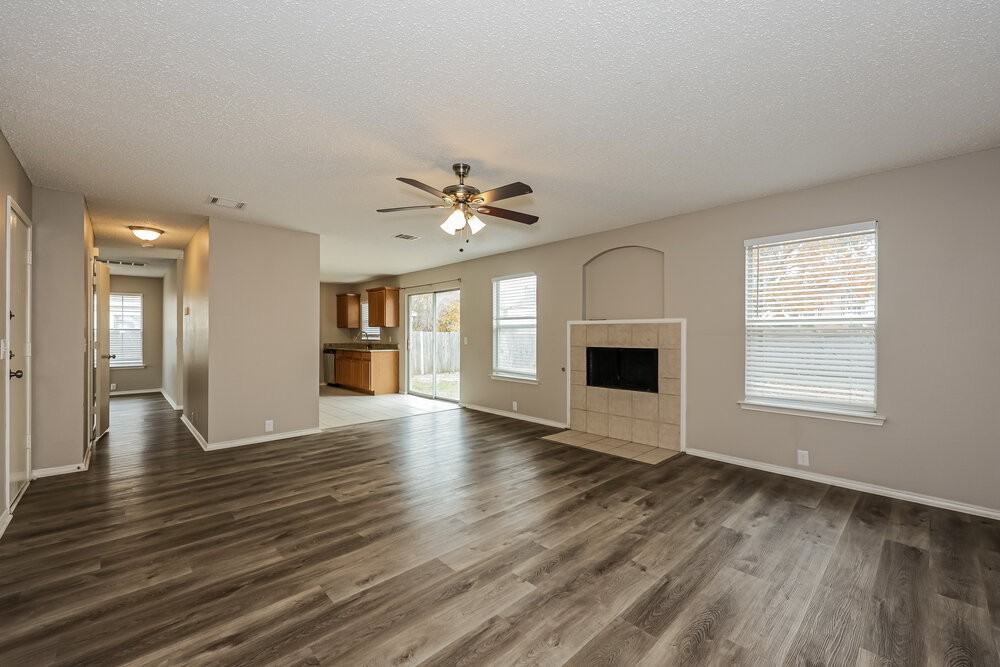 6736 Meadowcrest Dr - Photo 6 of 17