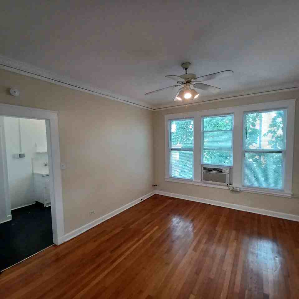 215 W Magnolia Ave #C - Photo 3 of 13