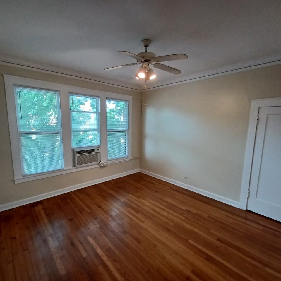 215 W Magnolia Ave #C - Photo 4 of 13