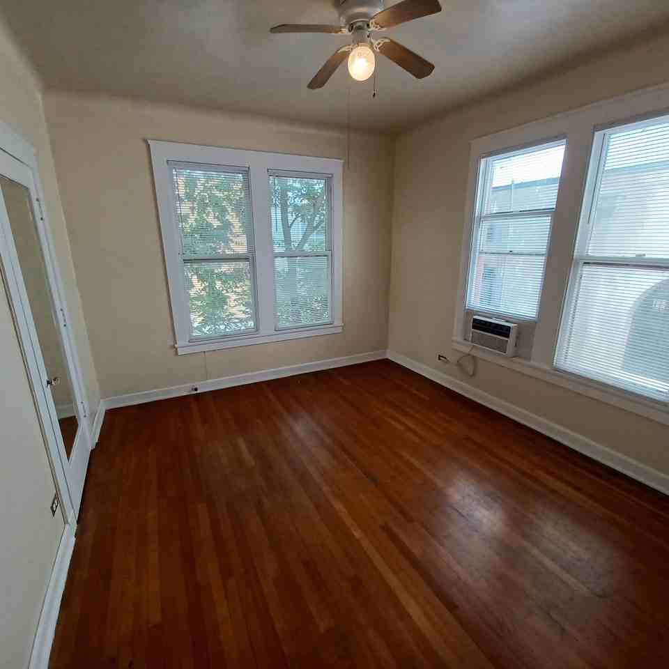 215 W Magnolia Ave #C - Photo 7 of 13