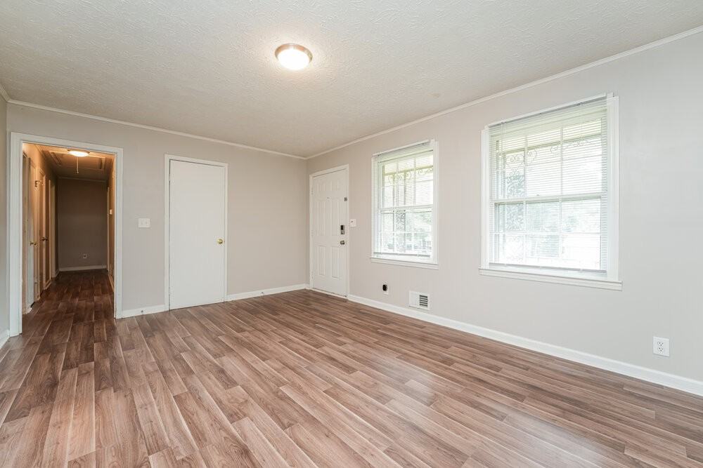 3730 Sunny Hill Dr - Photo 3 of 28