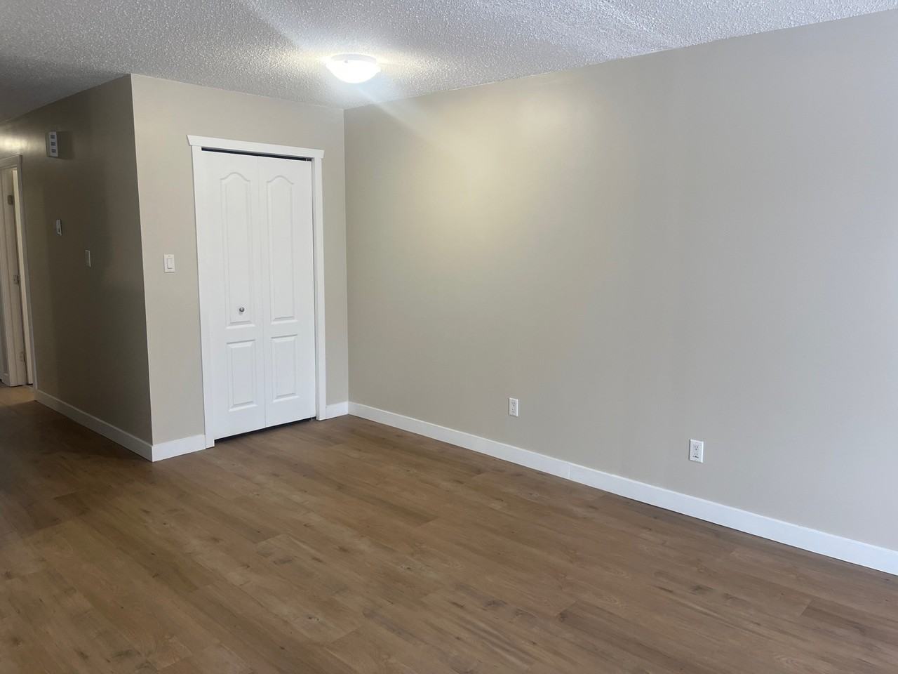 4111 49 Ave #2WEST - Photo 3 of 14