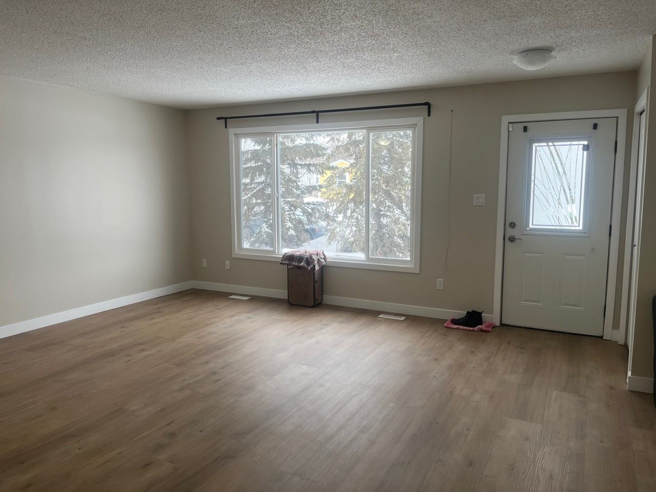 4111 49 Ave #2WEST - Photo 4 of 14