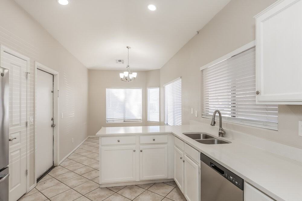 3621 S 73rd Dr - Photo 7 of 16