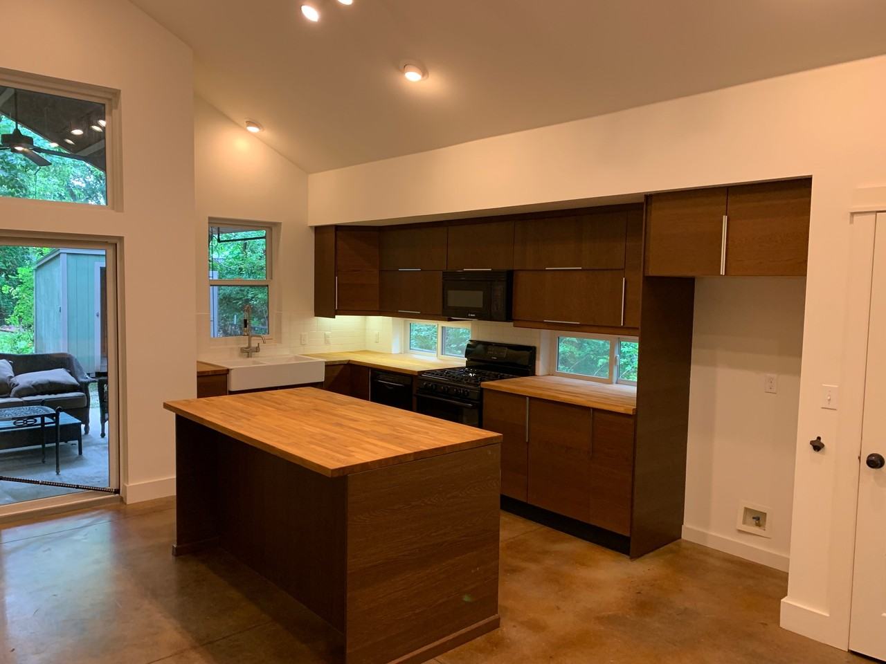 420 S Church Ave #1 - Photo 3 of 13