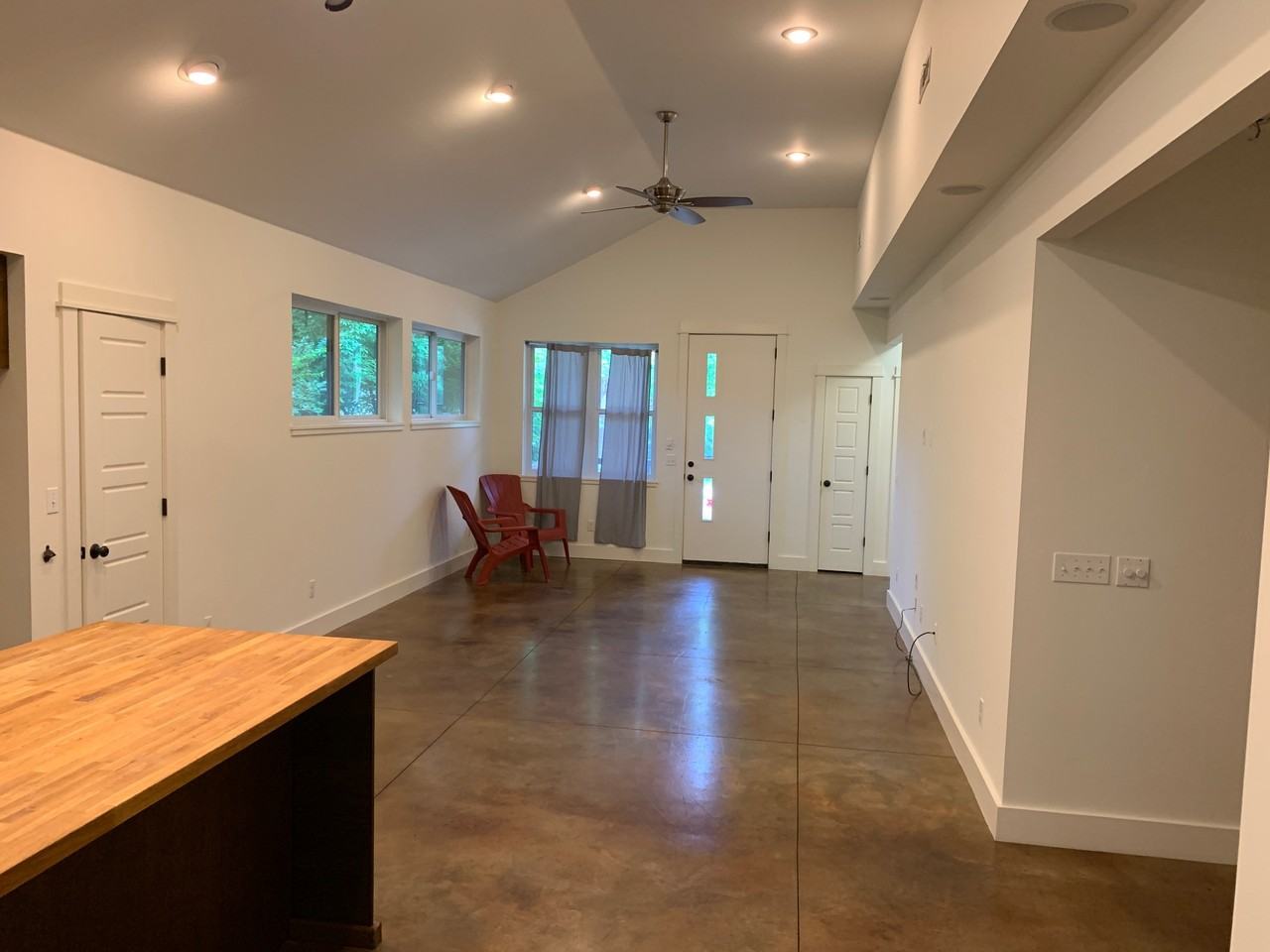 420 S Church Ave #1 - Photo 4 of 13