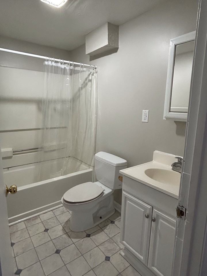 329 N Loudoun St #3 - Photo 5 of 5