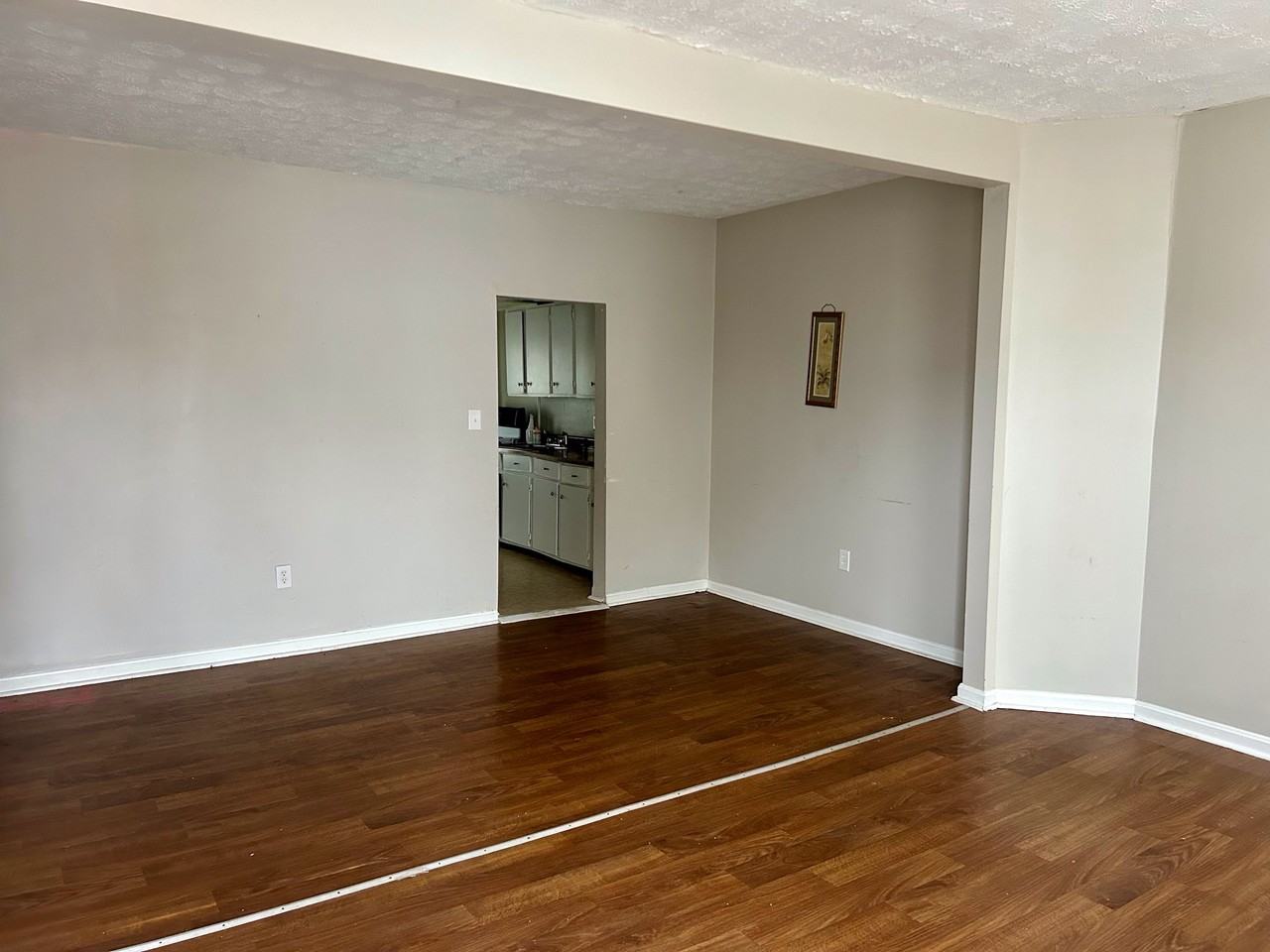 123 E Leicester St #123 - Photo 2 of 6