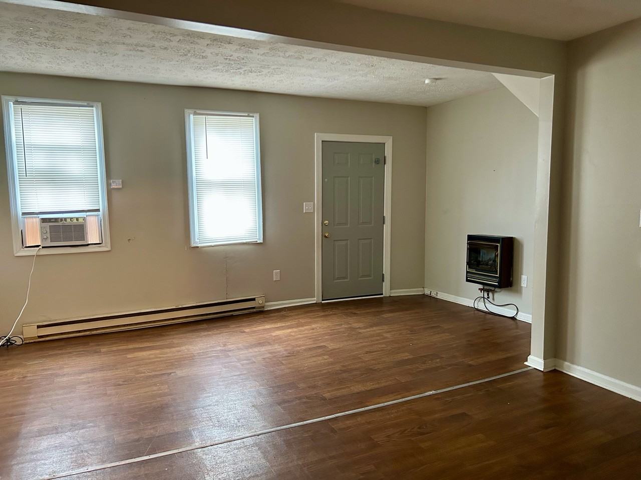 123 E Leicester St #123 - Photo 3 of 6