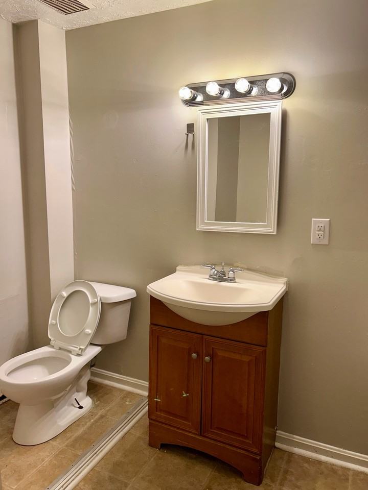 123 E Leicester St #123 - Photo 6 of 6