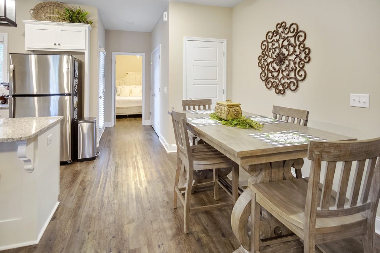 211 Silverthorn Dr #1 - Photo 2 of 19