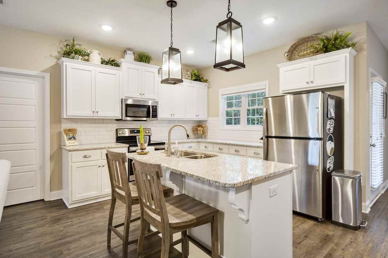 211 Silverthorn Dr #1 - Photo 5 of 19