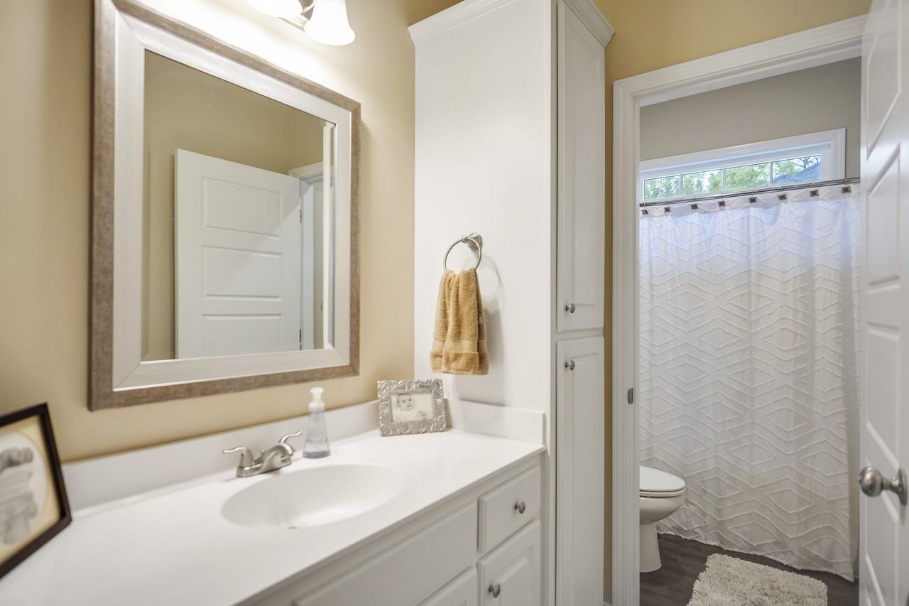 211 Silverthorn Dr #1 - Photo 7 of 19