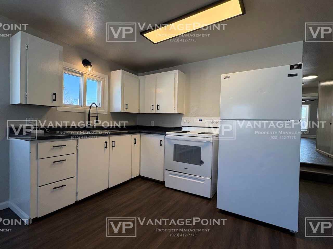 521 1/2 S Sawyer St Uppr - Photo 3 of 17