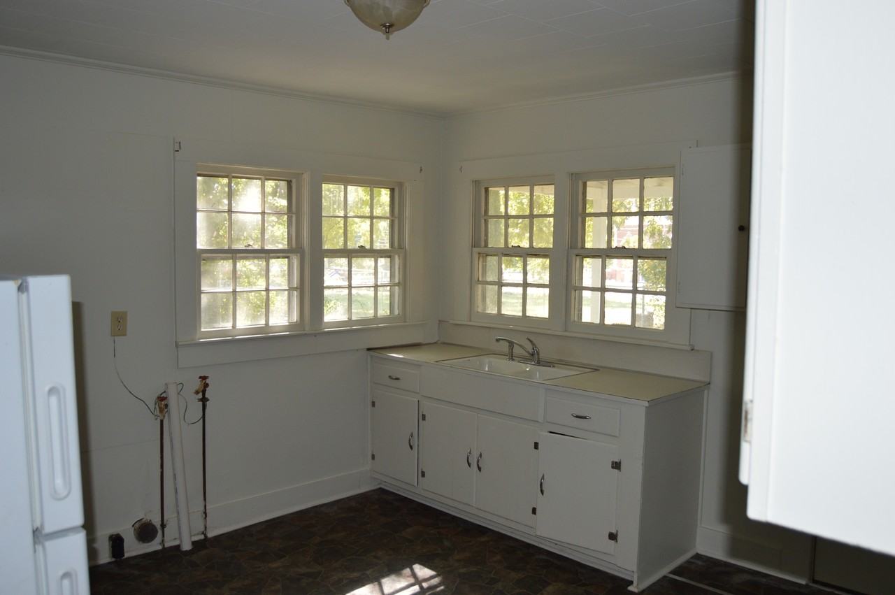 245 N Main St #1 - Photo 5 of 10