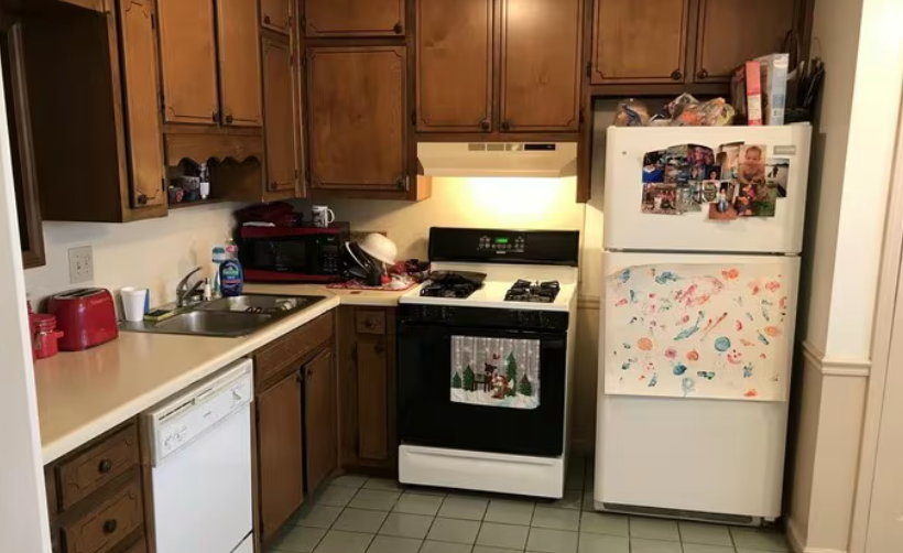 1945 Patterson Cir - Photo 2 of 11