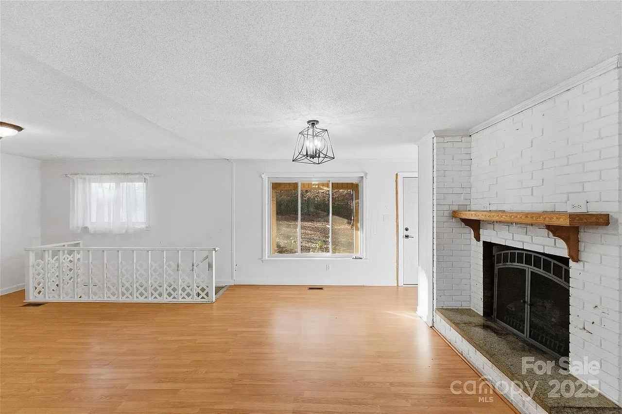 1051 Cox Mill Rd - Photo 6 of 31