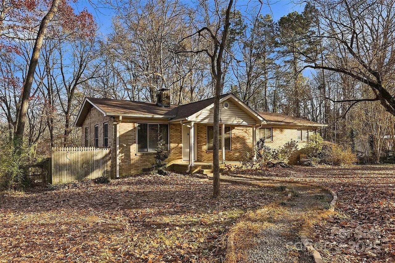 1051 Cox Mill Rd - Photo 2 of 31