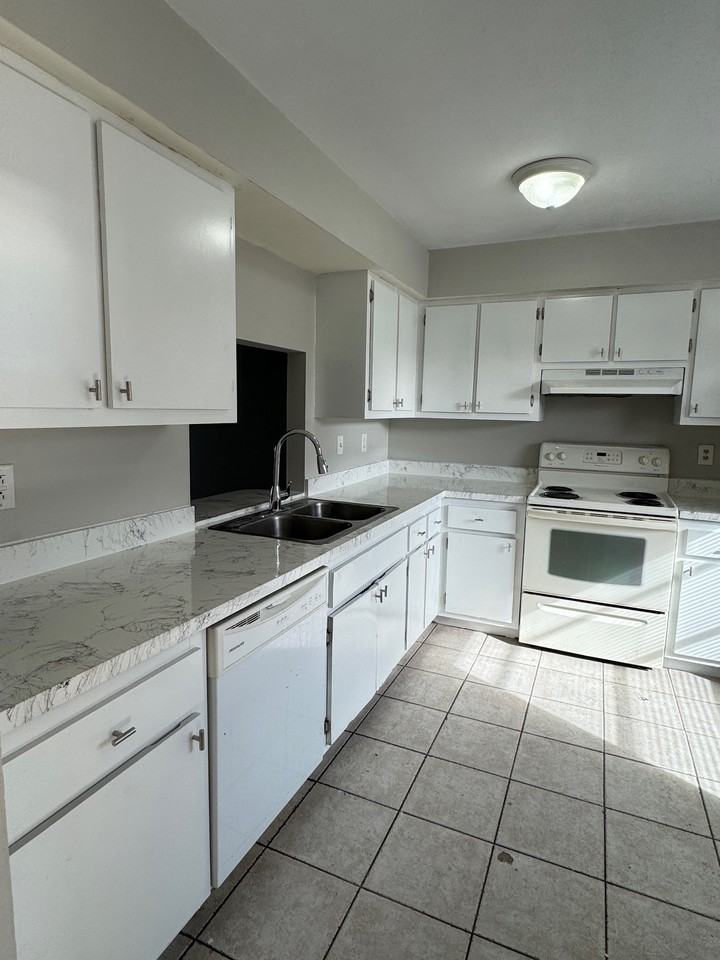 533 SE 6th Ter 1-4 (ZFI) - 2 #2 - Photo 5 of 10