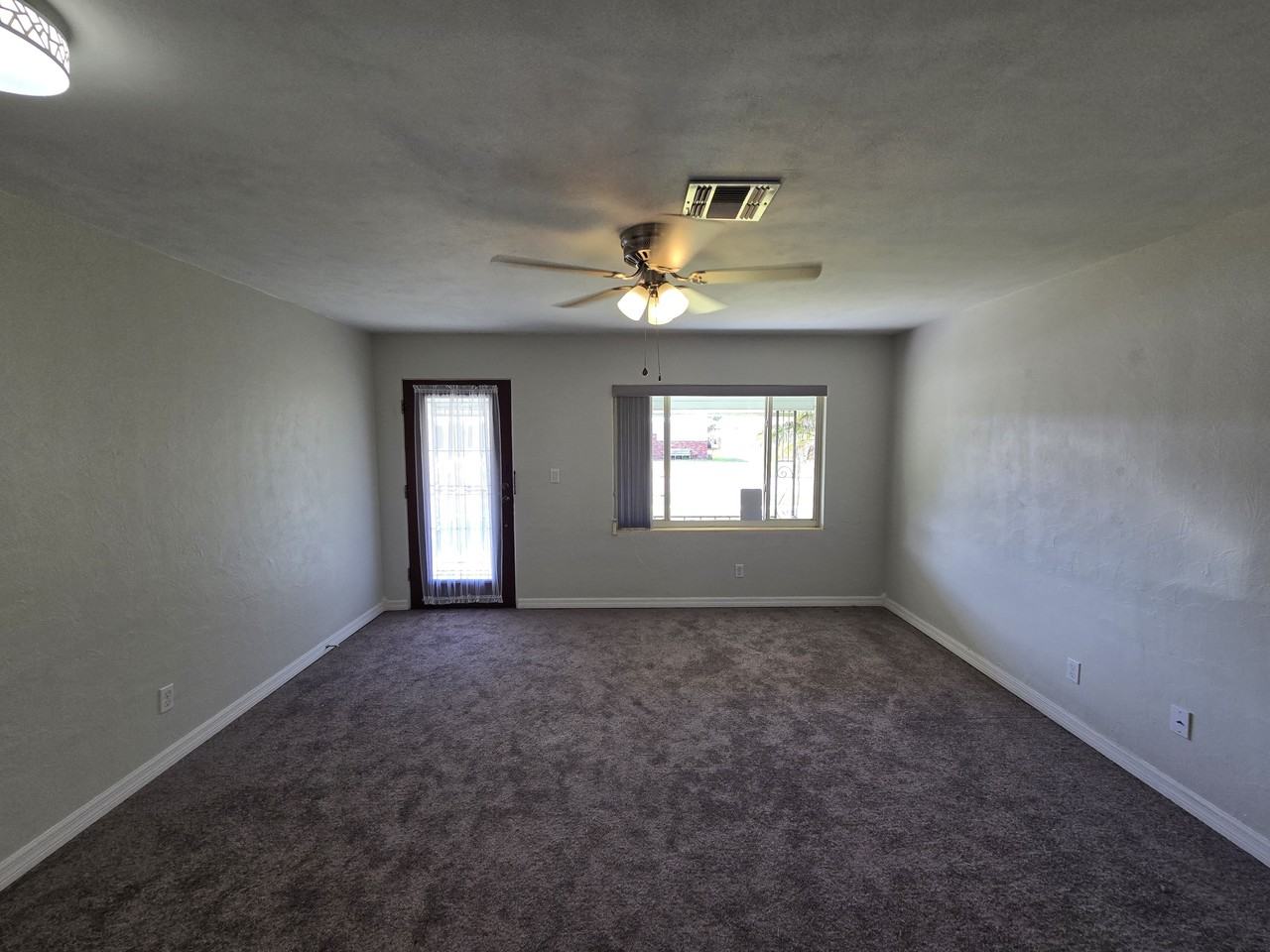 415 New York Ave #1 - Photo 2 of 12