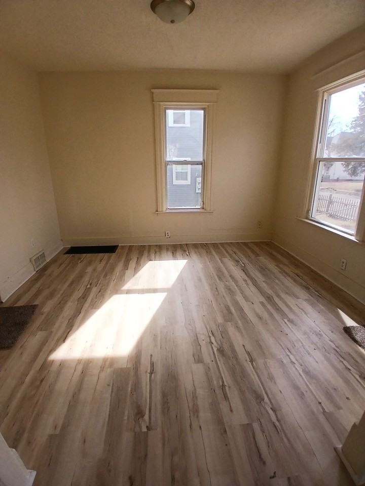 231 Forest Ave #1 - Photo 2 of 10