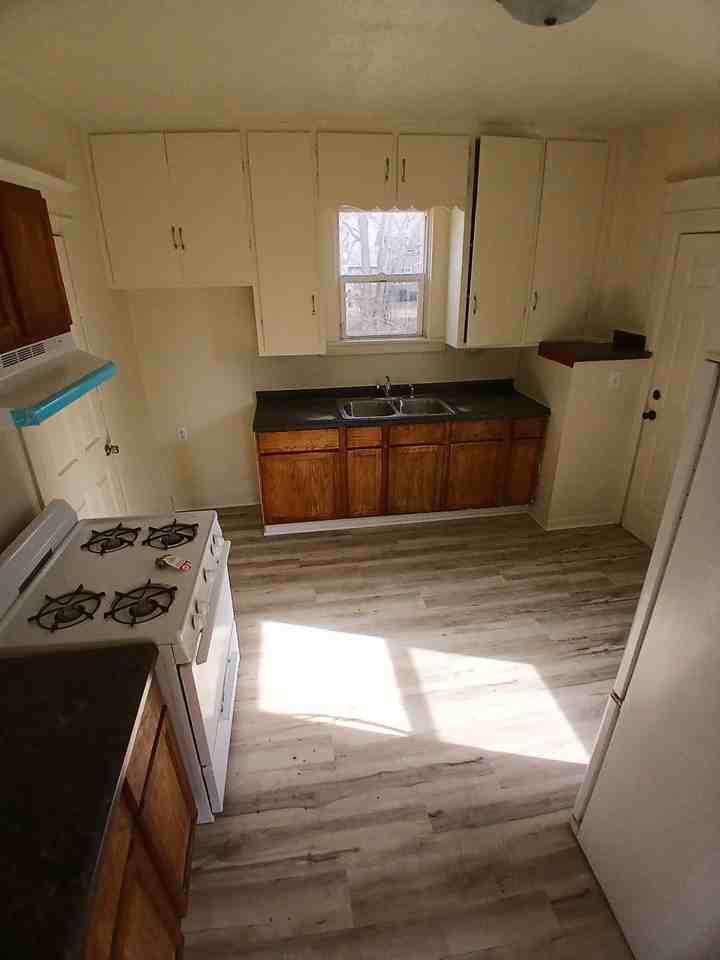 231 Forest Ave #1 - Photo 4 of 10