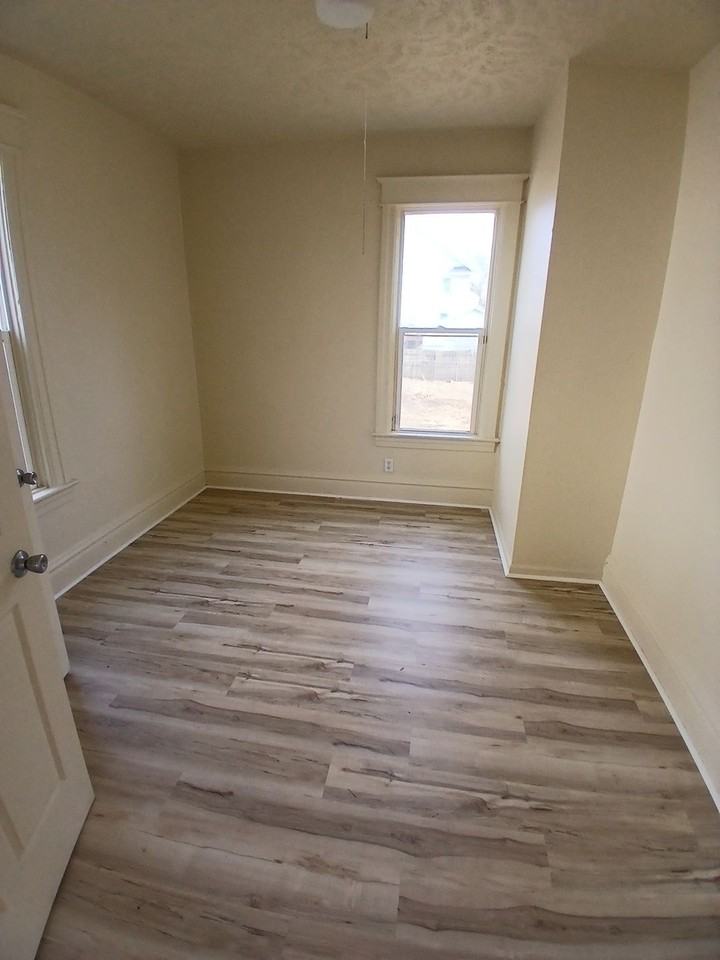 231 Forest Ave #1 - Photo 5 of 10