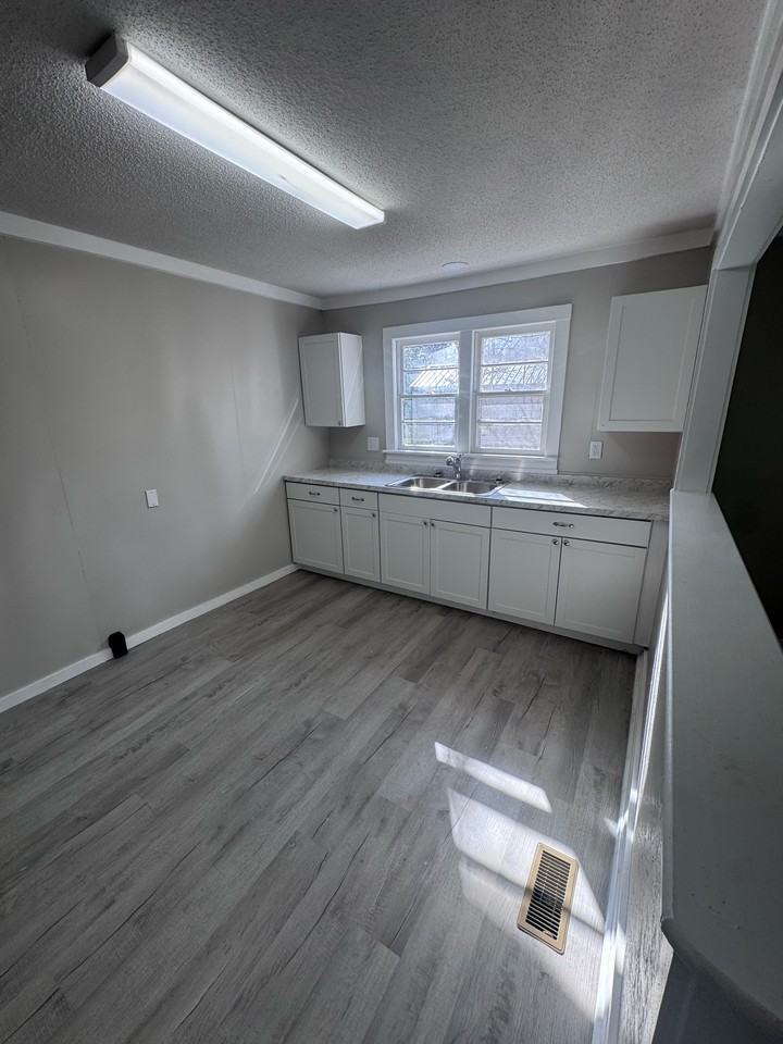 212 Hospital St N #1 - Photo 2 of 5