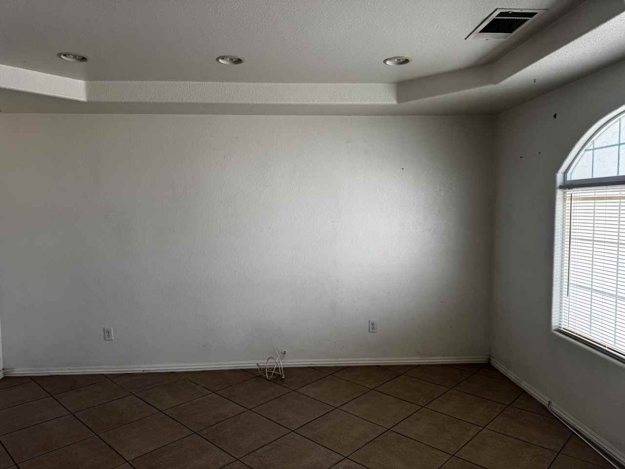 16324 Victoria Dr #1 - Photo 2 of 10