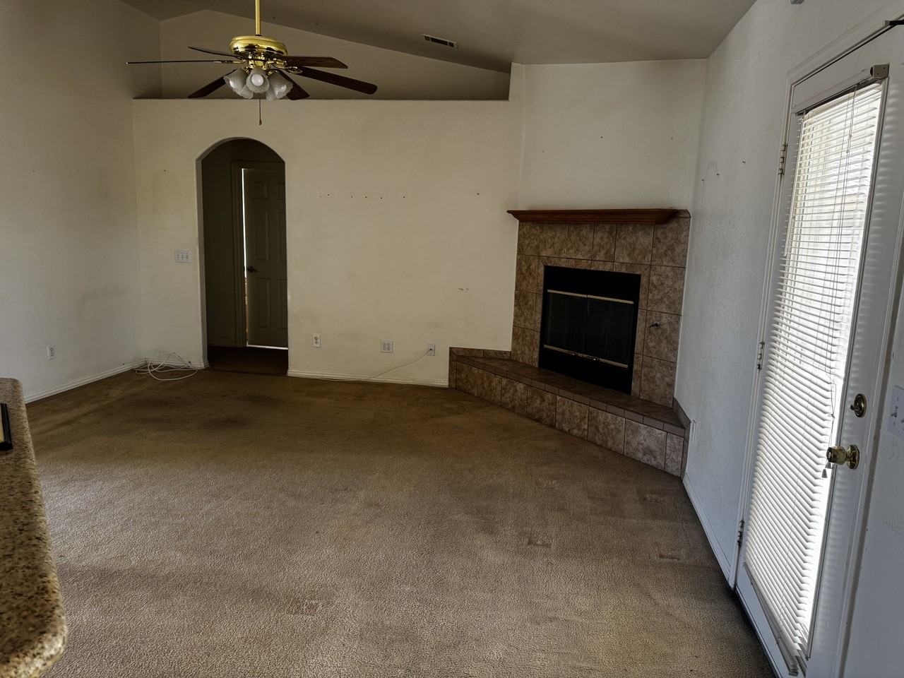 16324 Victoria Dr #1 - Photo 5 of 10