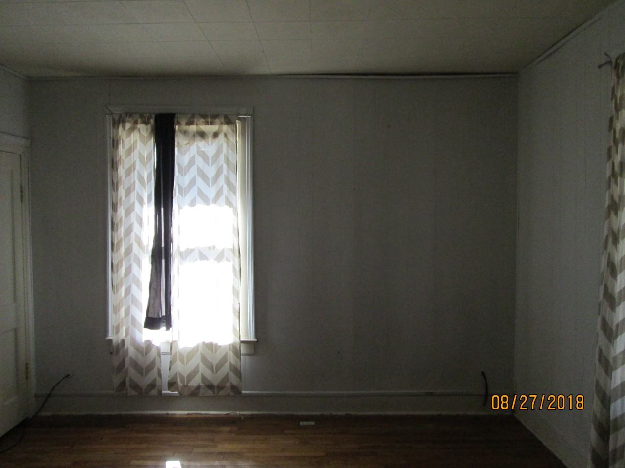 922 Robinson Ave #1 - Photo 2 of 17