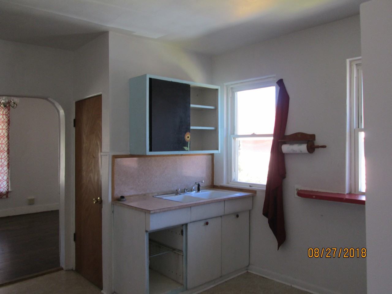 922 Robinson Ave #1 - Photo 5 of 17