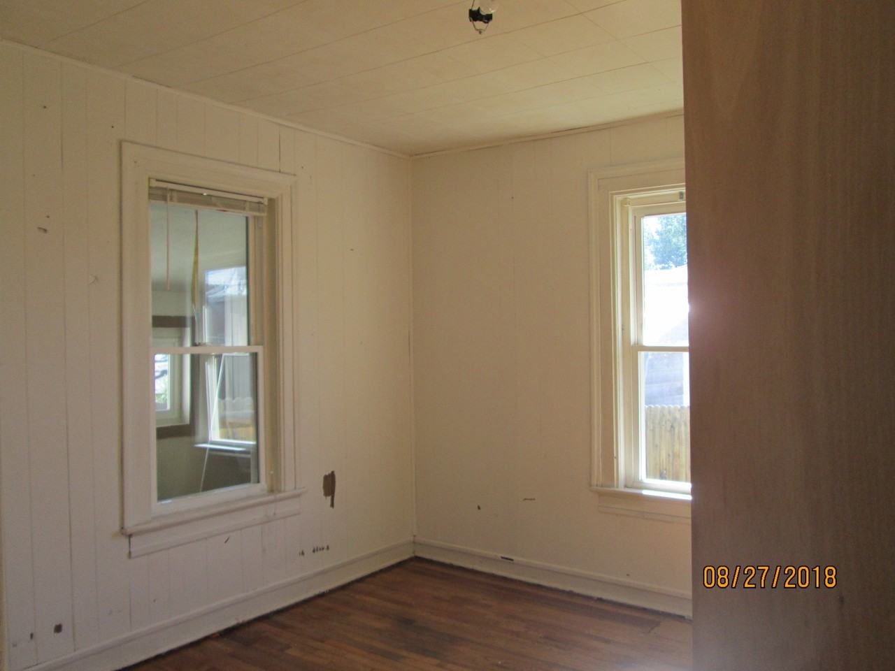 922 Robinson Ave #1 - Photo 6 of 17