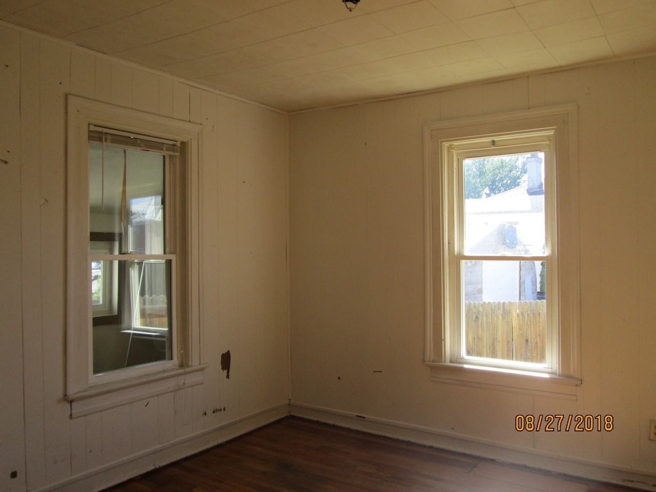 922 Robinson Ave #1 - Photo 7 of 17