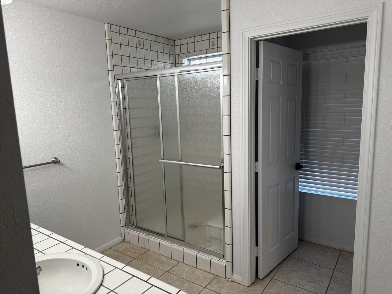 9191 White Rd #1 - Photo 4 of 10