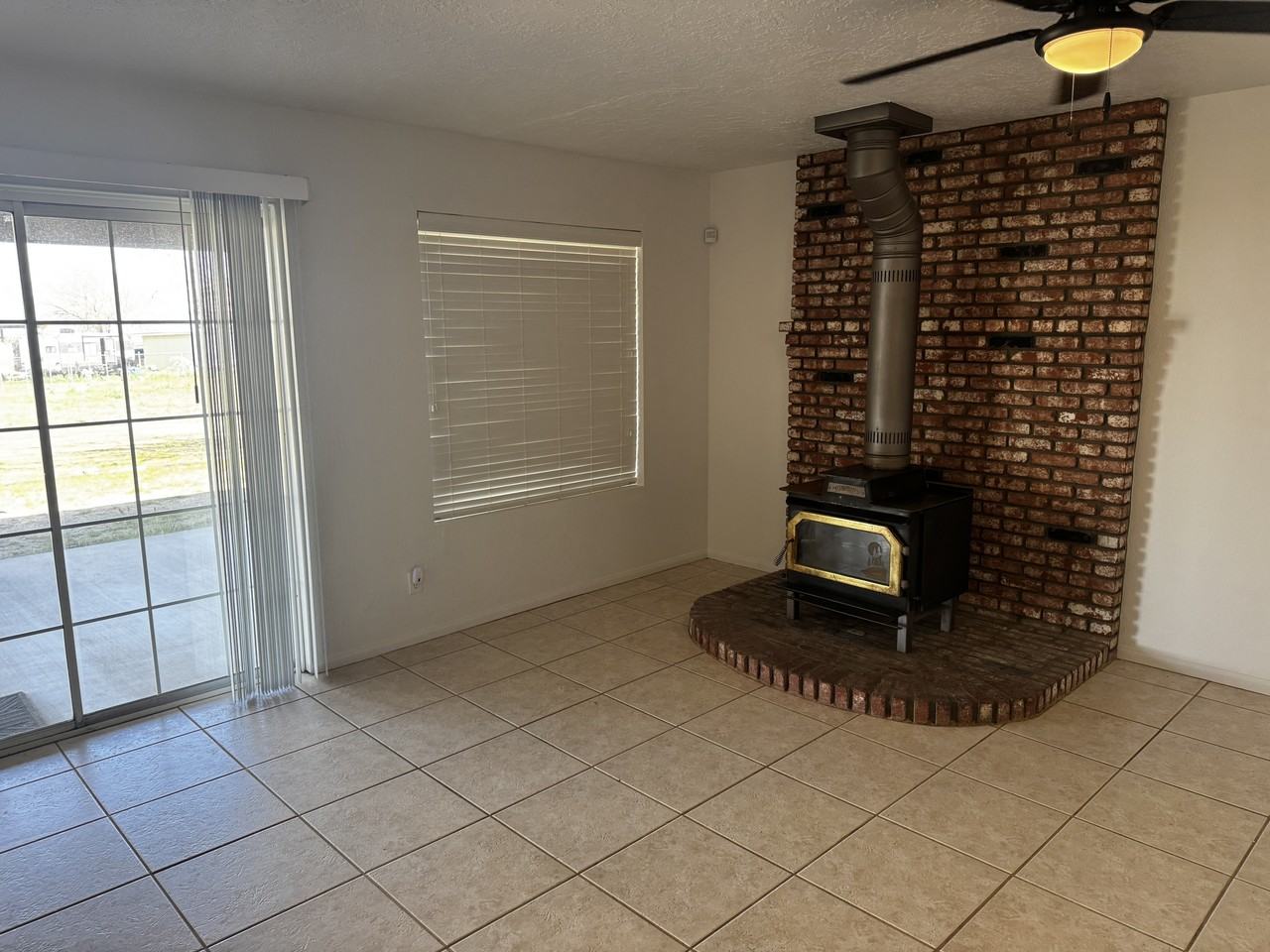 9191 White Rd #1 - Photo 6 of 10