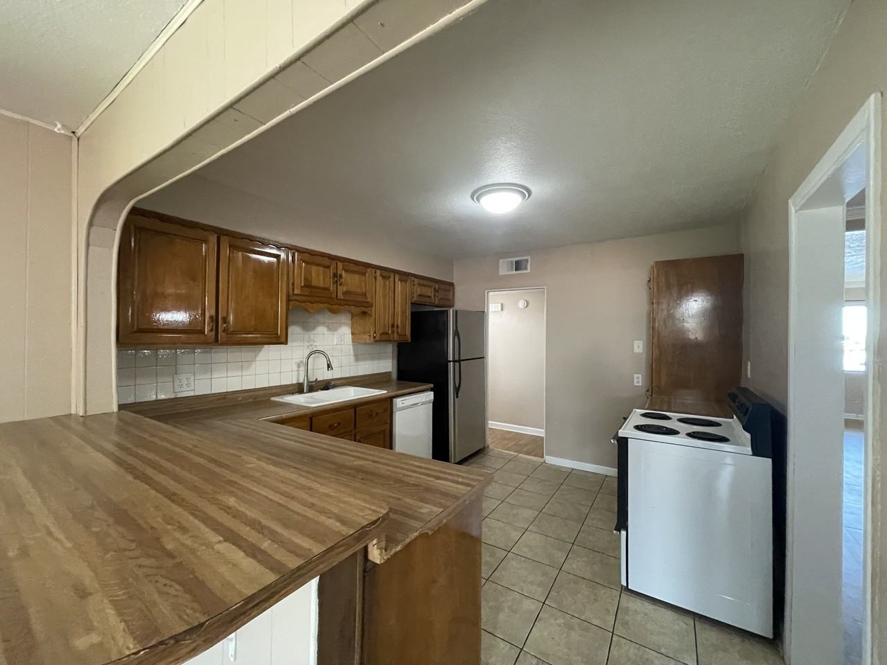 8415 Menaul Blvd Ne #1 - Photo 6 of 18