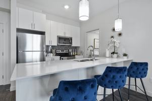 featured image of 2370 Pacific Way