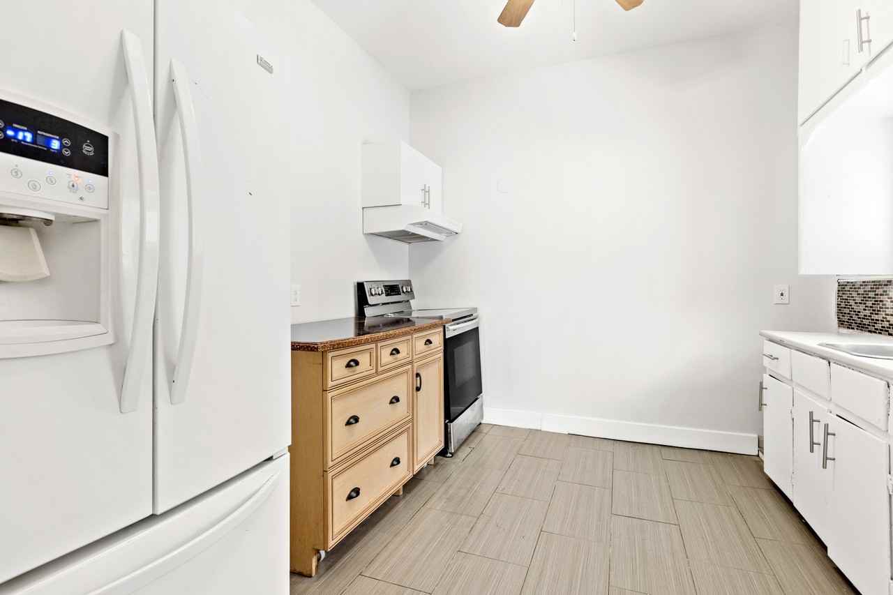481 Besserer Street - Photo 7 of 23