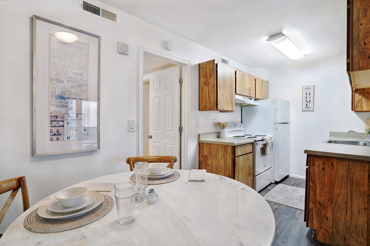 Lost Creek Apartments - Photo 6 of 39