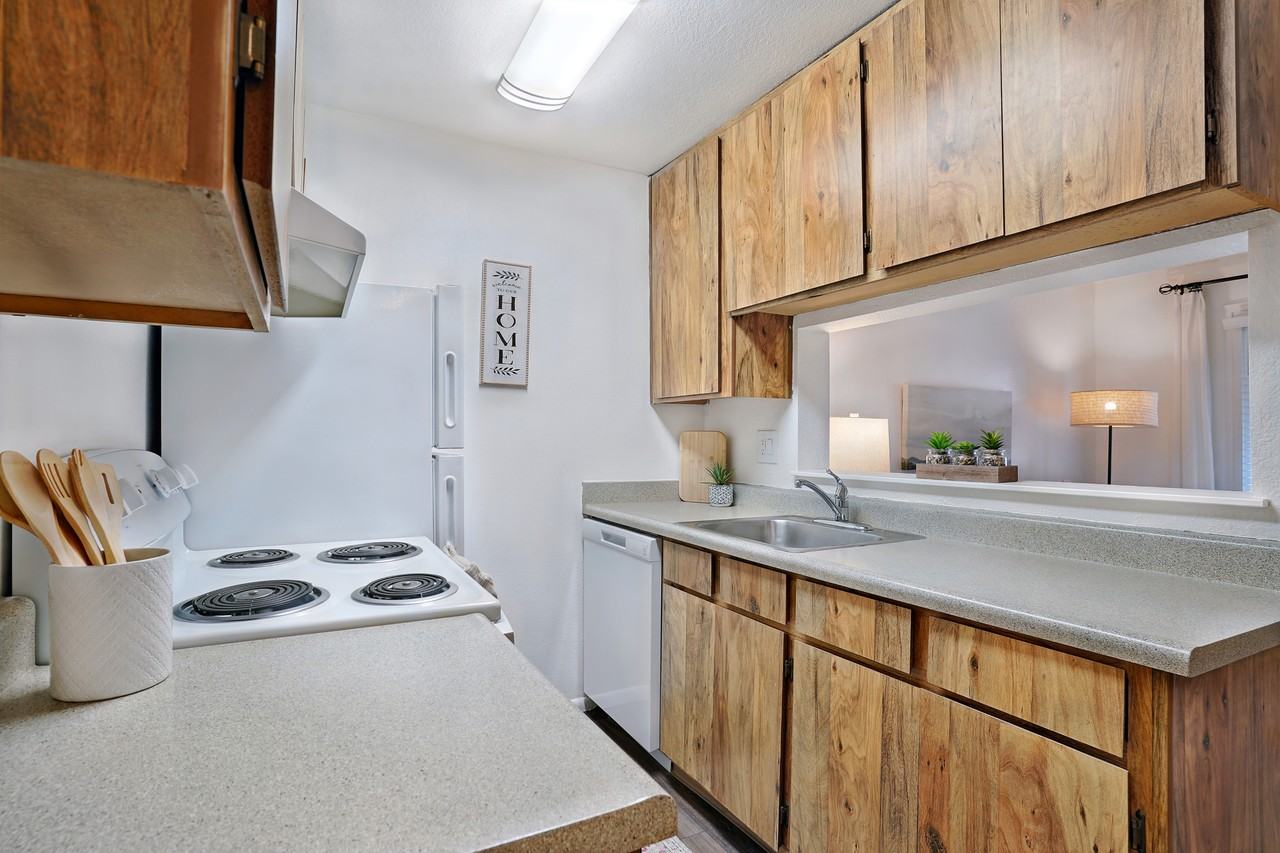 Lost Creek Apartments - Photo 7 of 39