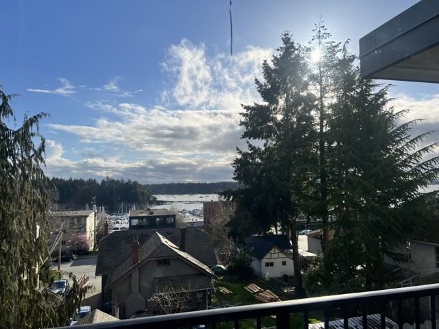 Surfside Apartments - Photo 2 of 9