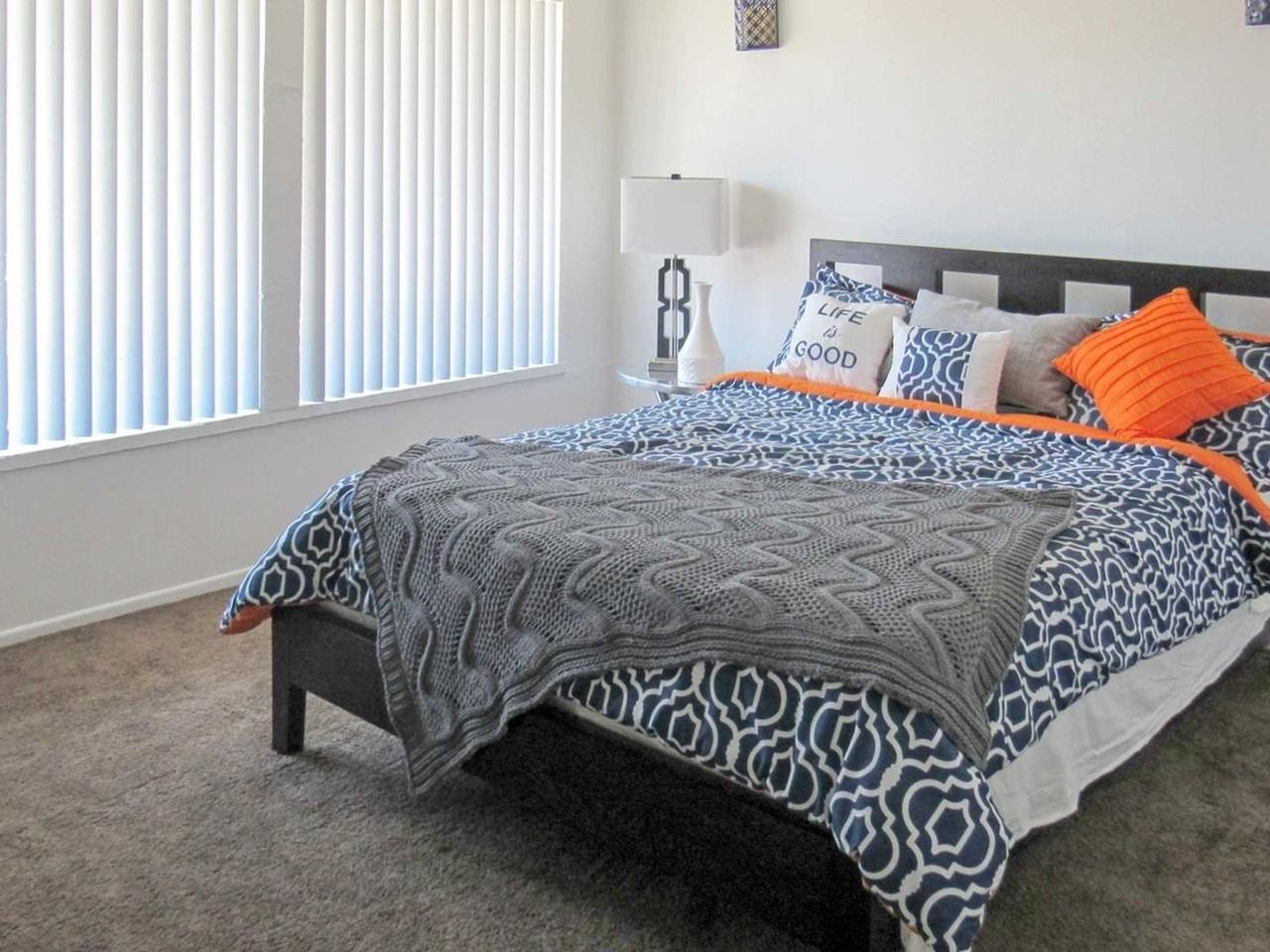 5045 N. 58th Ave - Photo 6 of 23